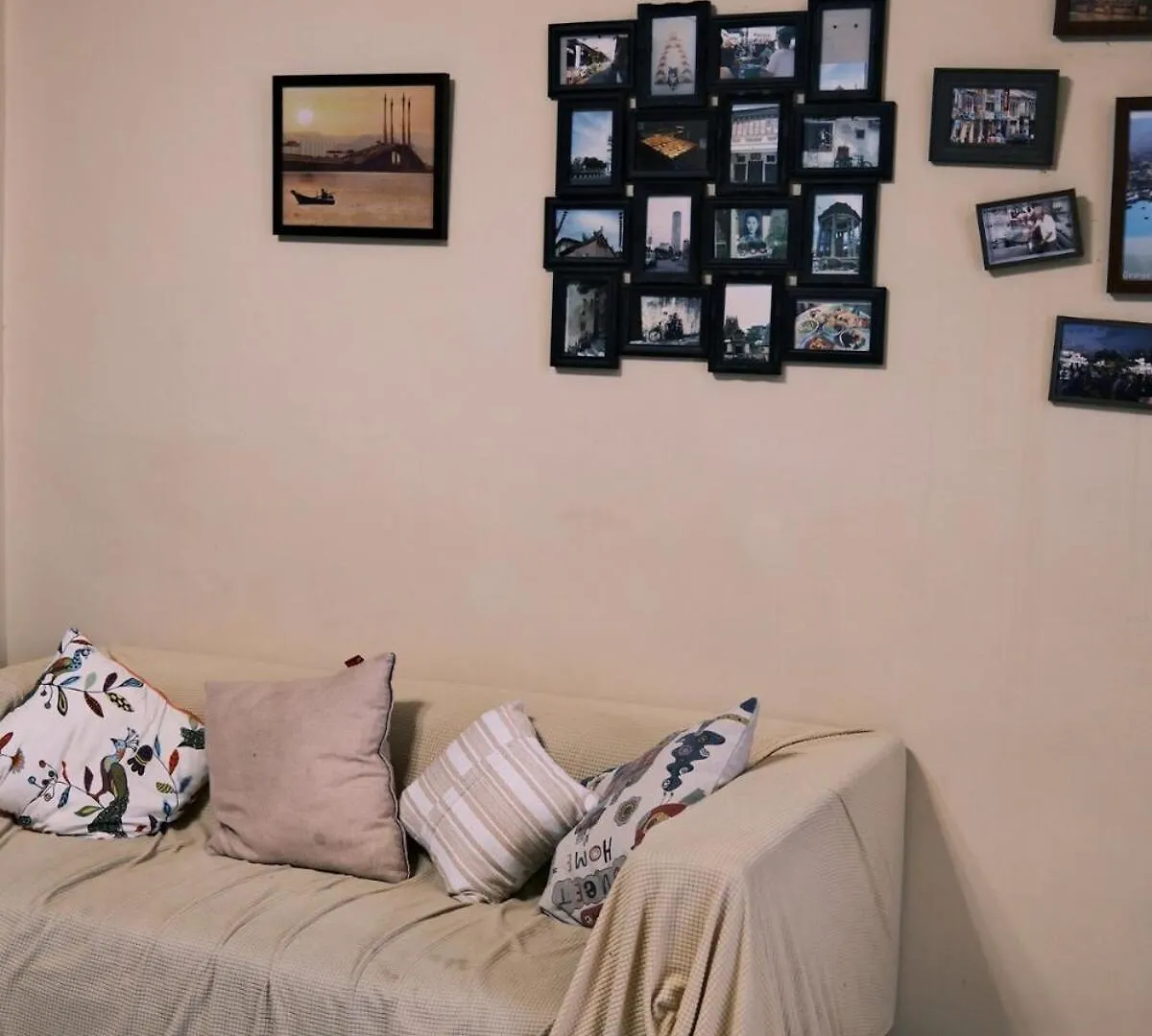 City-Center Heritage Stay Up To 12 Pax George Town