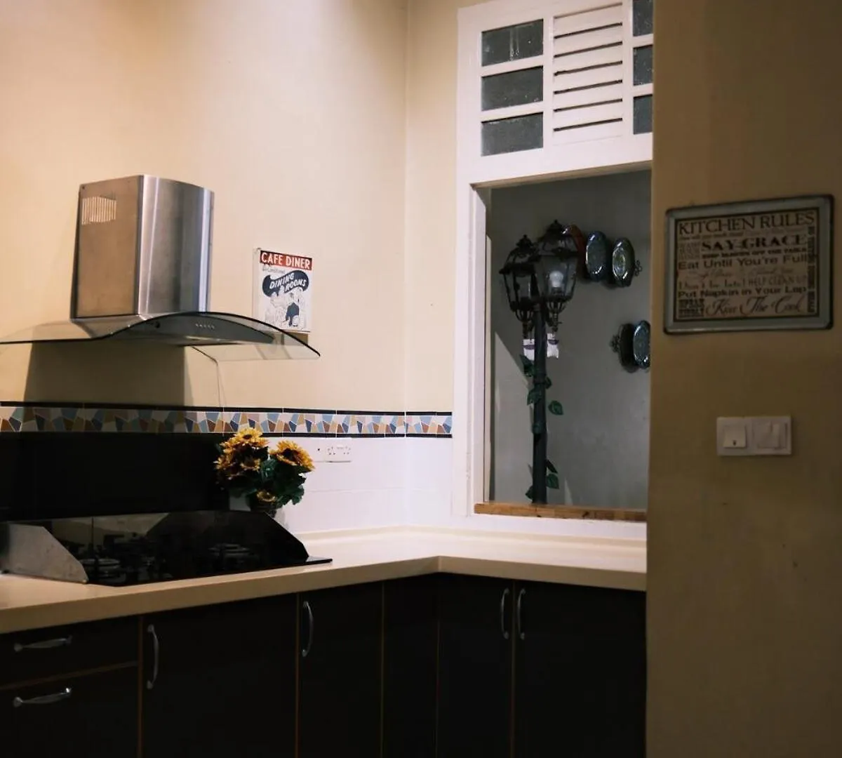 City-Center Heritage Stay Up To 12 Pax George Town Ferienhaus